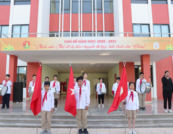 SÔI NỔI GIỜ CHÀO CỜ TUẦN ĐẦU THÁNG 12 VỚI CHỦ ĐIỂM “TIẾP BƯỚC CHA ANH” SÔI NỔI GIỜ CHÀO CỜ TUẦN ĐẦU THÁNG 12 VỚI CHỦ ĐIỂM “TIẾP BƯỚC CHA ANH”