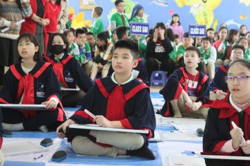 RING THE GOLDEN BELL 2020 – LOMOERS TỎA SÁNG TRÊN ĐẤU TRƯỜNG TIẾNG ANH  ️