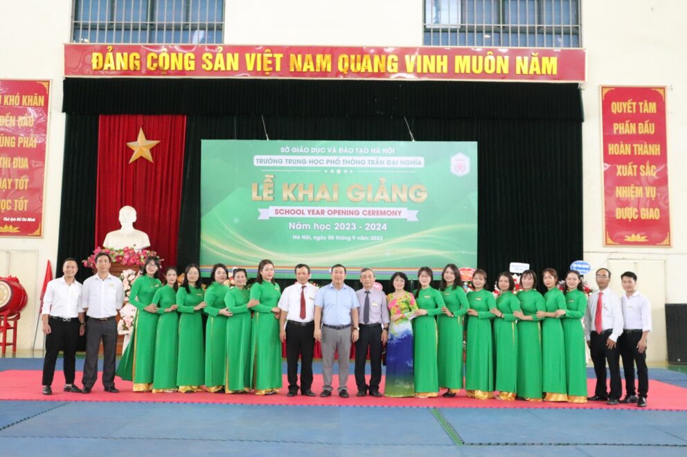 Đội ngũ nhân sự tại cấp THPT trường Liên cấp Lômônôxốp Tây Hà Nội