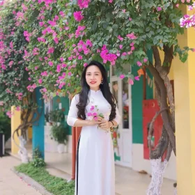 CÔ NGUYỄN THỊ TÚ – HIỆU TRƯỞNG TRƯỜNG MẦM NON LÔMÔNÔXỐP AN KHÁNH