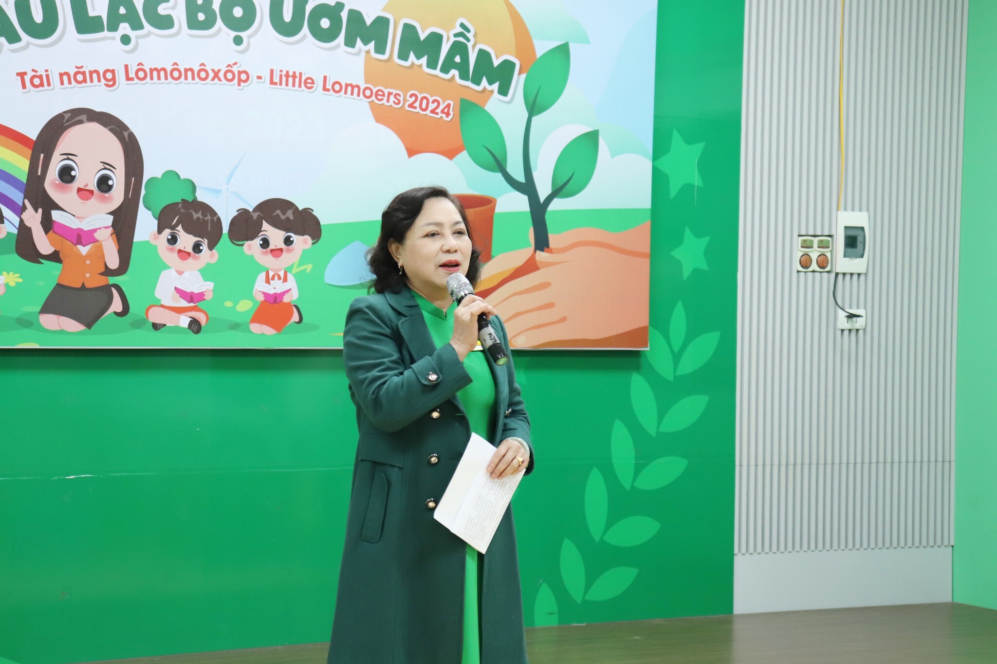 Cô Nguyễn Thị Thu Mai - Hiệu trưởng Nhà trường phát biểu khai mạc câu lạc bộ Ươm mầm 2024