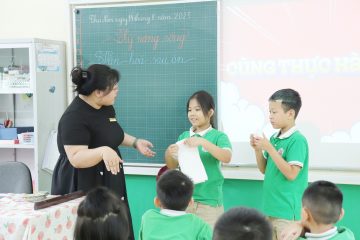 LOMOERS RÈN THÓI QUEN ĐẸP, NUÔI DƯỠNG NẾP SỐNG VĂN MINH QUA CHUYÊN ĐỀ “VĂN HÓA SAU ĂN” LOMOERS RÈN THÓI QUEN ĐẸP, NUÔI DƯỠNG NẾP SỐNG VĂN MINH QUA CHUYÊN ĐỀ “VĂN HÓA SAU ĂN”